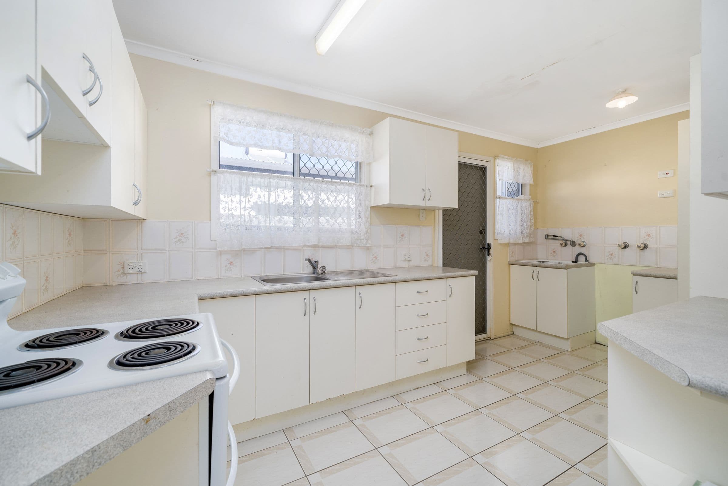 48 Ettie Street, Redcliffe QLD 4020, Redcliffe - Thumbnail 3