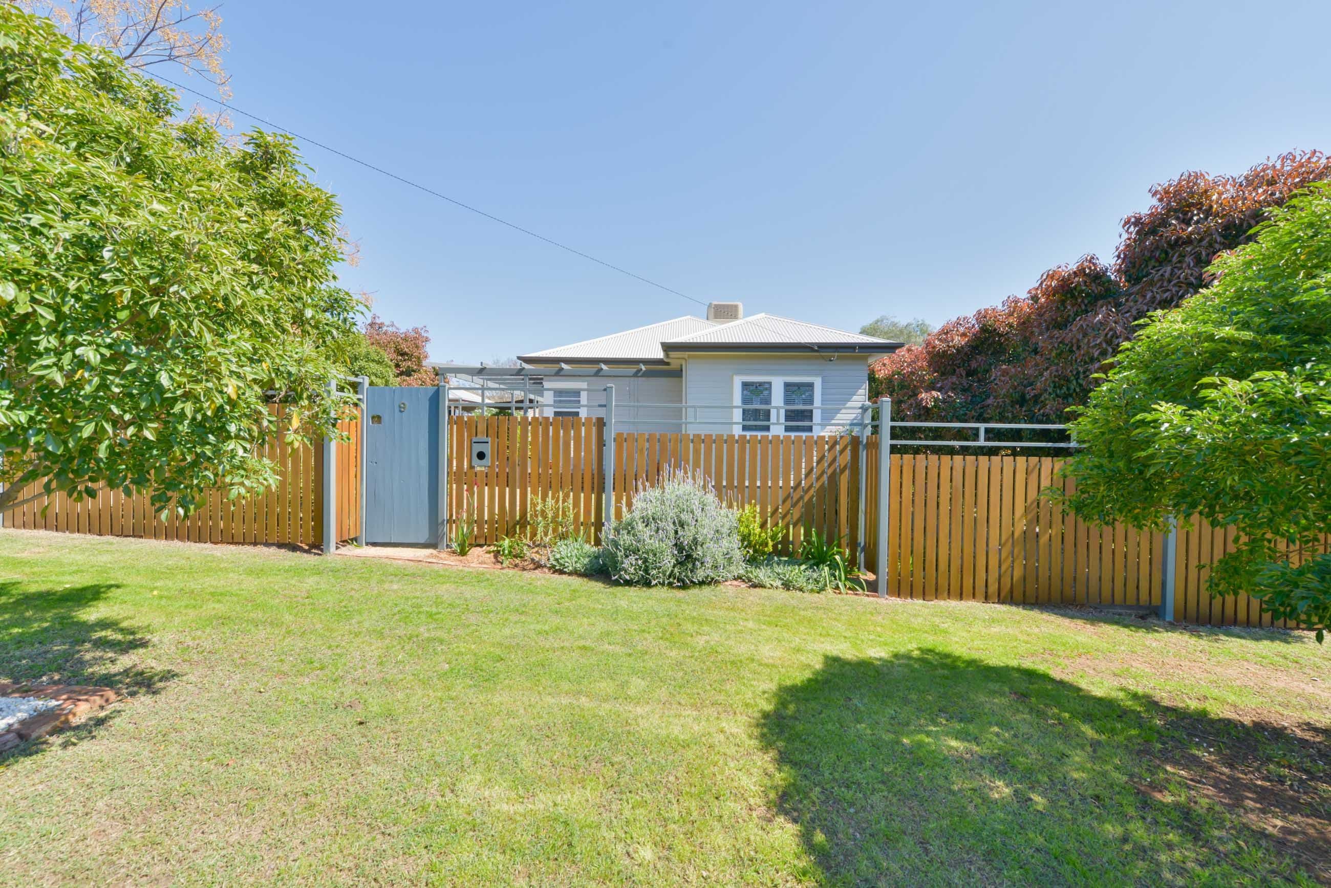 9 Rawson Avenue, Tamworth NSW 2340, Tamworth - Image 1