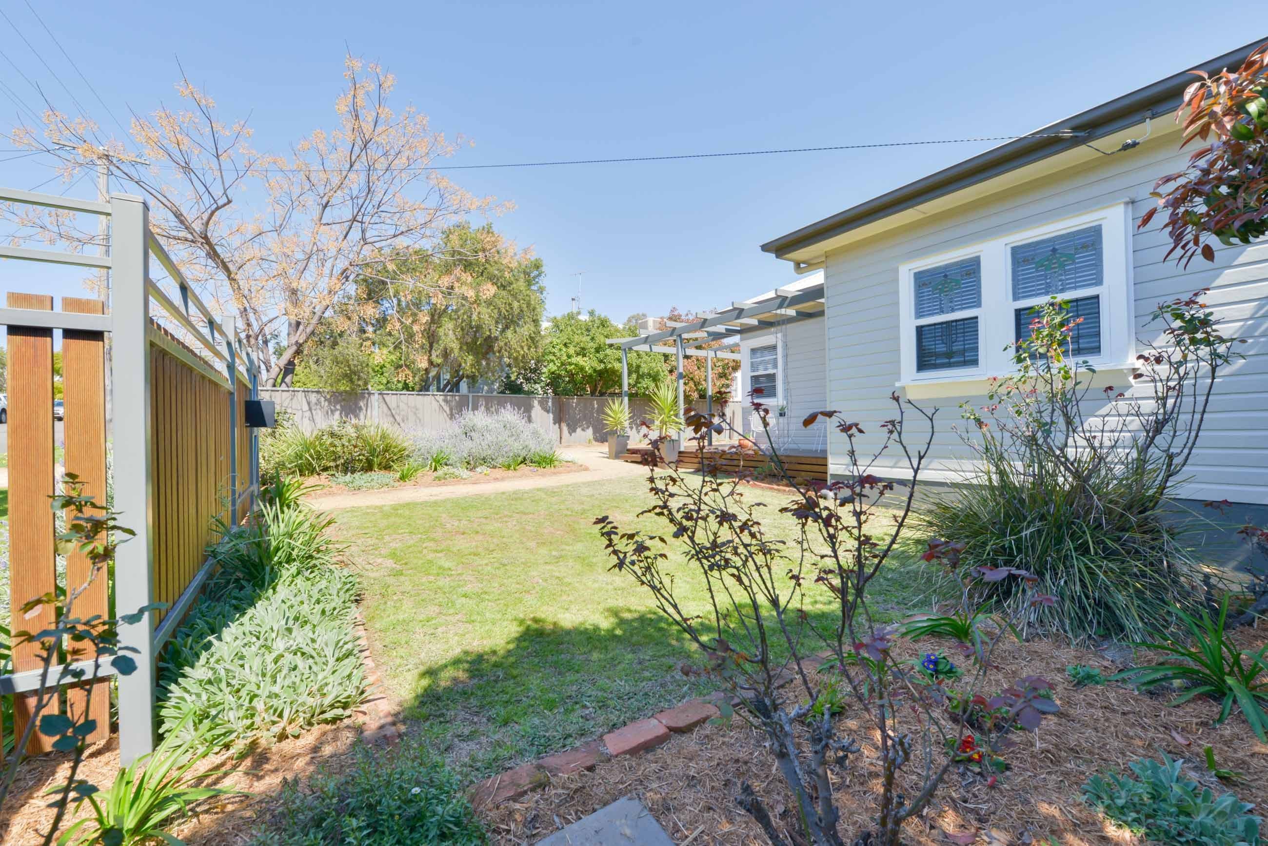 9 Rawson Avenue, Tamworth NSW 2340, Tamworth - Thumbnail 2