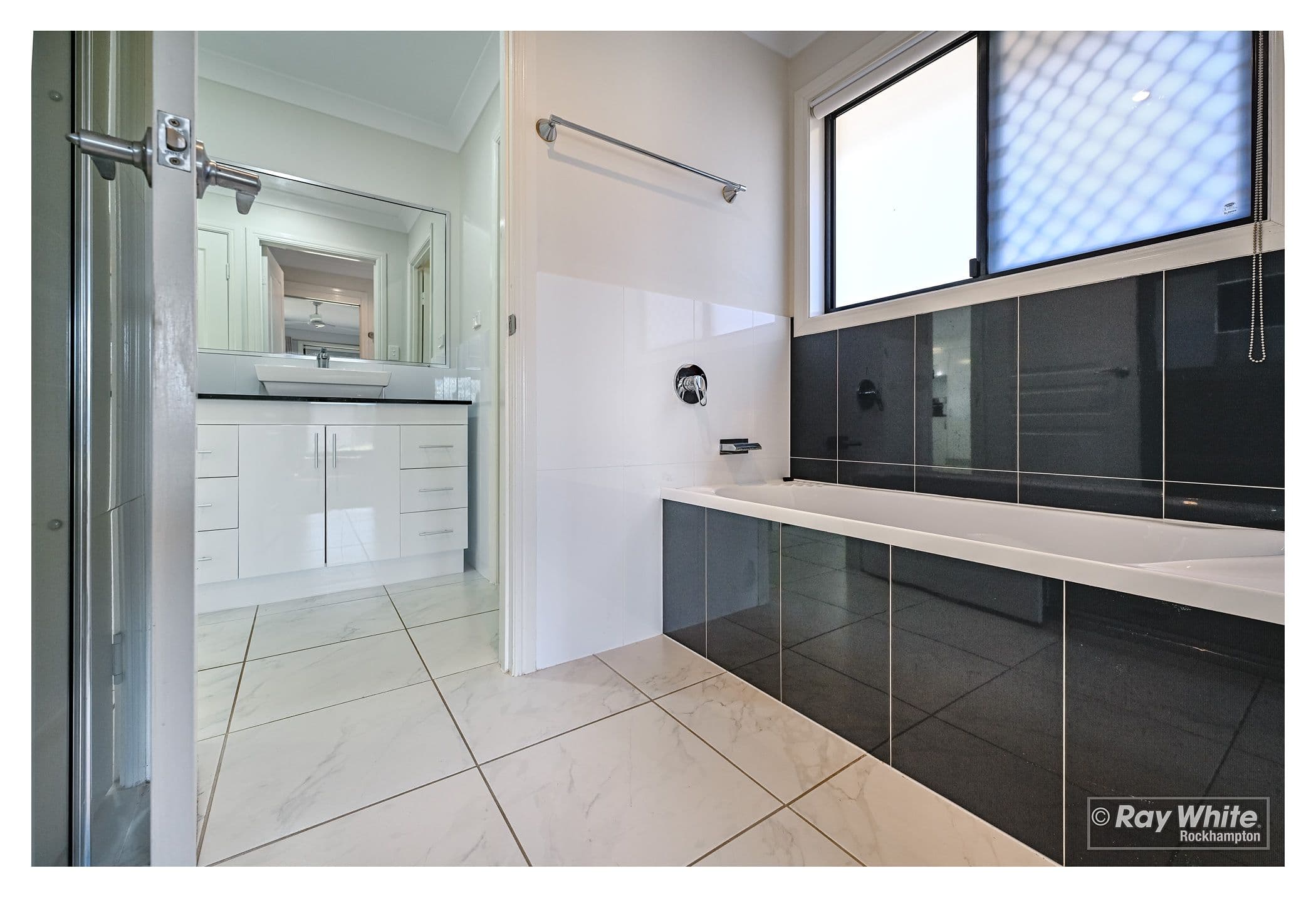 11 Jardine Court, Gracemere QLD 4702, Gracemere - Thumbnail 4