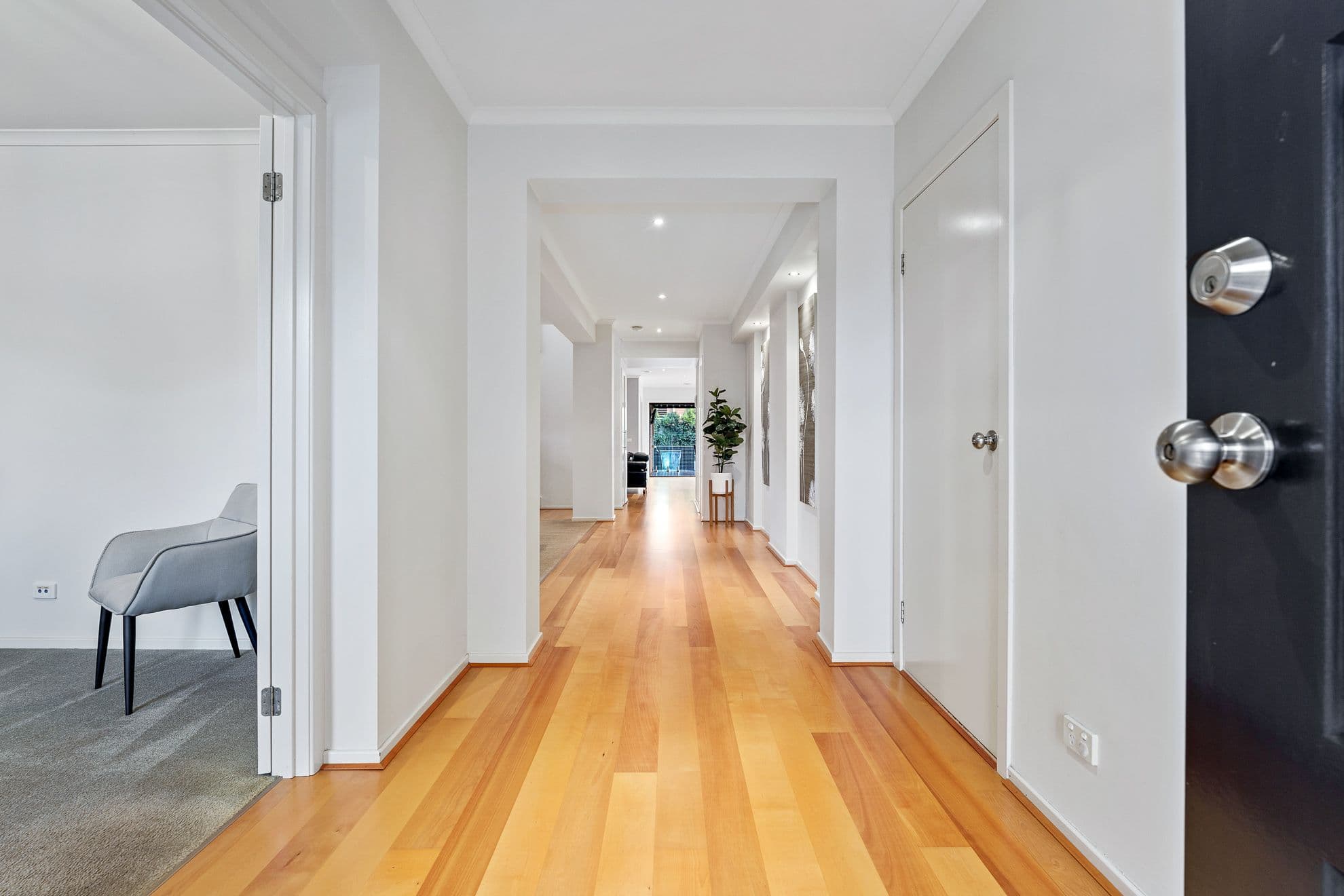 8 Bronte Way, Taylors Hill VIC 3037, Taylors Hill - Thumbnail 3