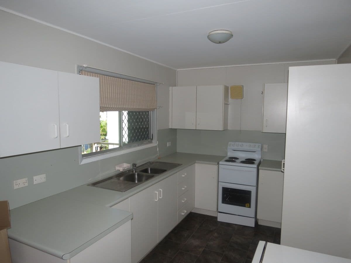18 Conachan Street, Blackwater QLD 4717, Blackwater - Thumbnail 2