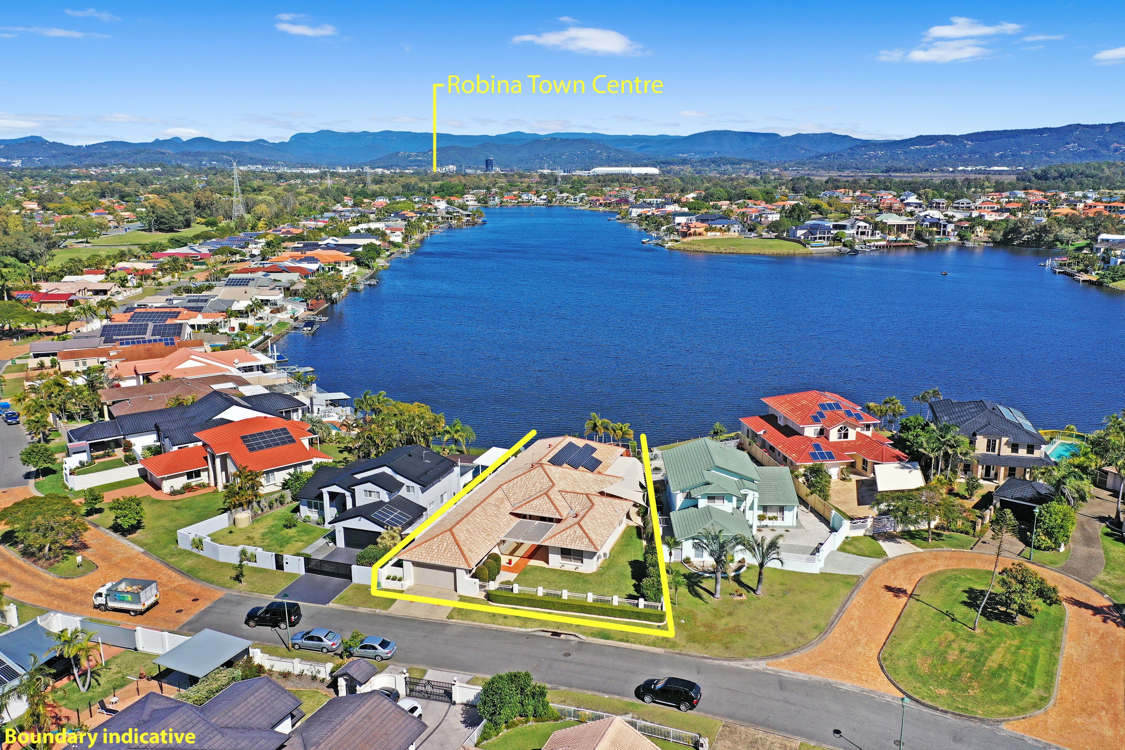88 Port Jackson Boulevard, Clear Island Waters QLD 4226, Clear Island Waters - Thumbnail 5