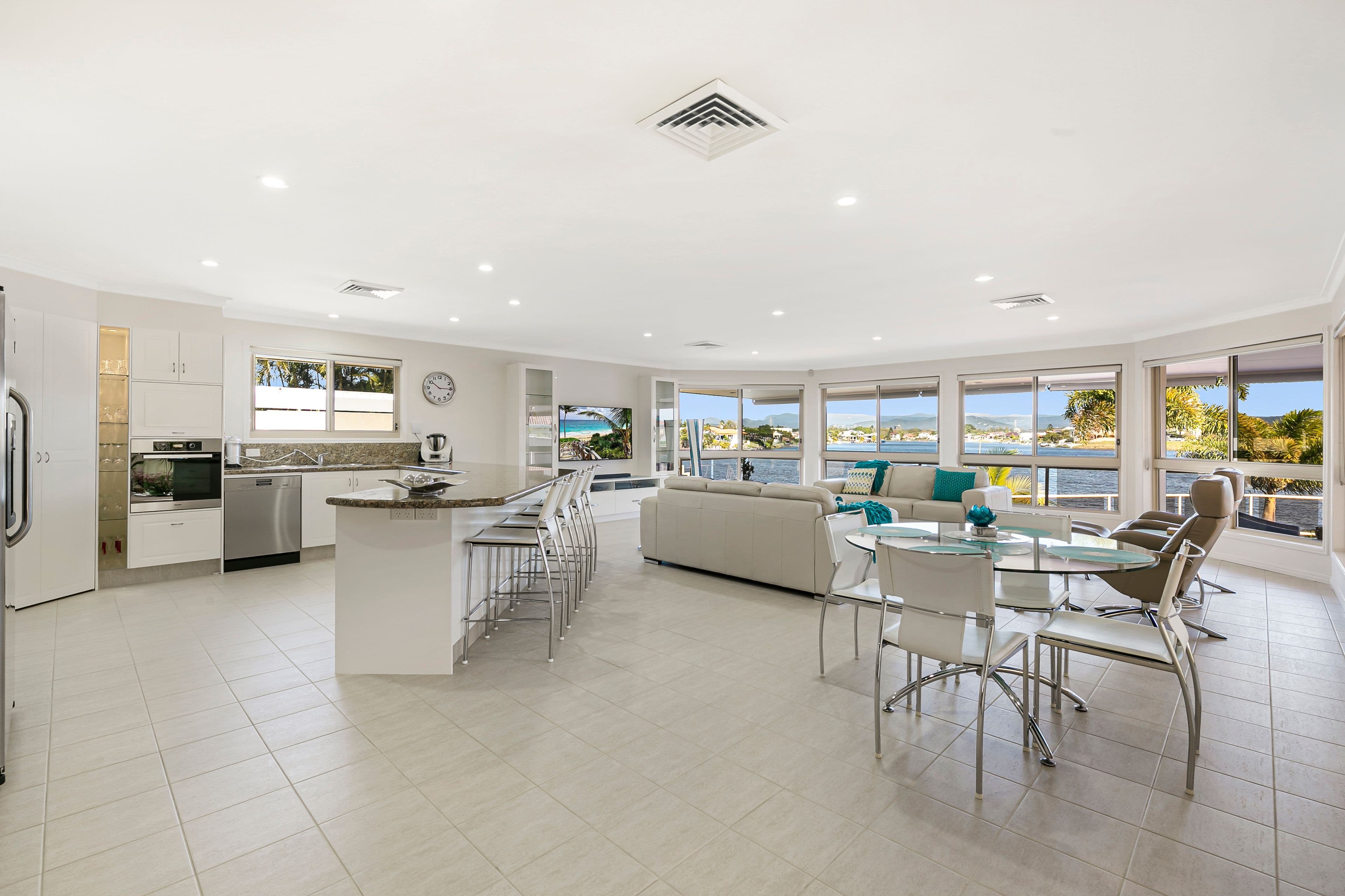 88 Port Jackson Boulevard, Clear Island Waters QLD 4226, Clear Island Waters - Thumbnail 7