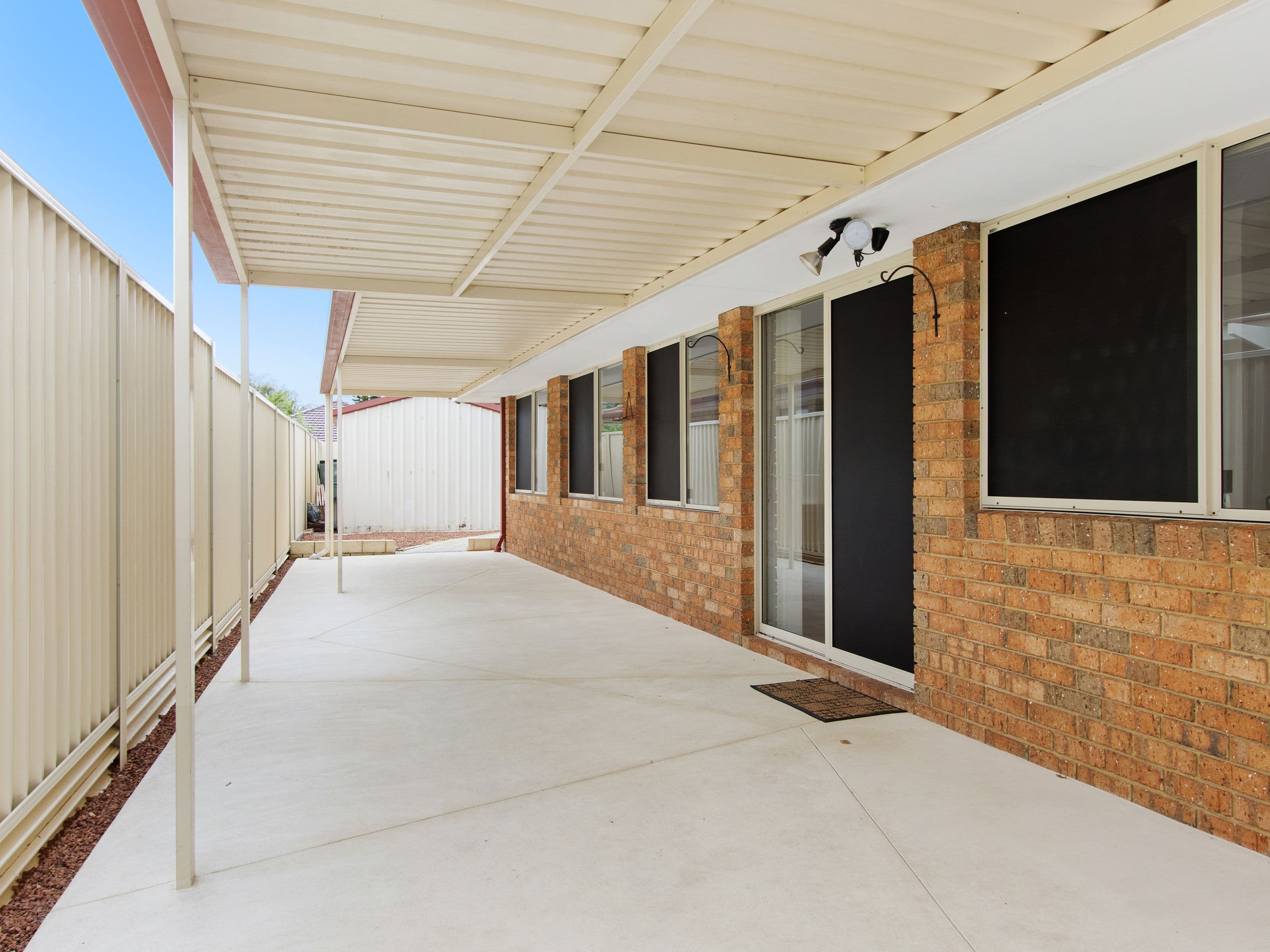2 Greenlea Crescent, Warnbro WA 6169, Warnbro - Thumbnail 2