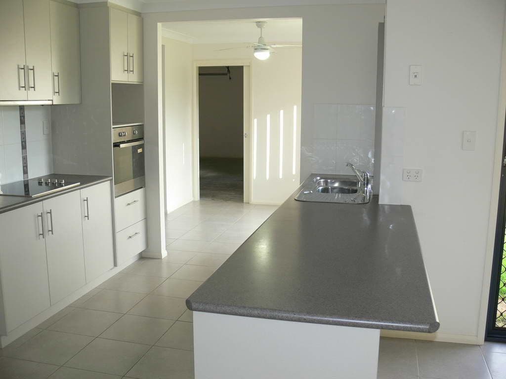 35 Middle Street, ESK QLD 4312, Esk - Thumbnail 2