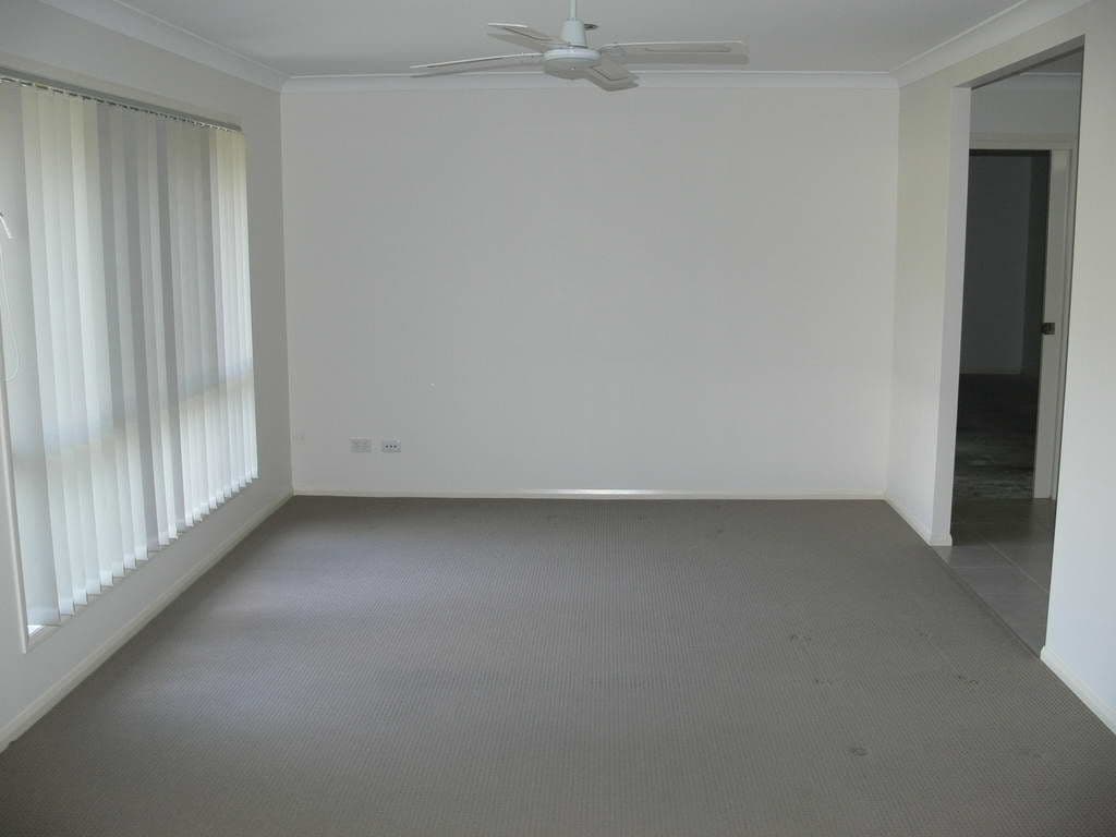 35 Middle Street, ESK QLD 4312, Esk - Thumbnail 4