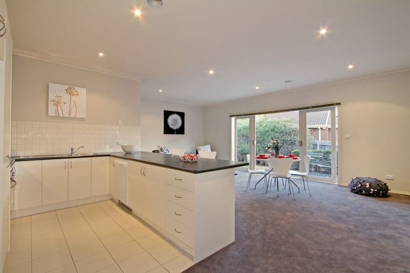 6 ST ANDREWS MEWS (enter at 118 Dorset Rd), CROYDON VIC 3136, Croydon - Thumbnail 2