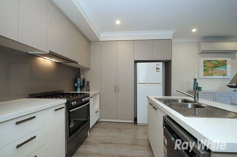 19 Merrimack Crescent, Keysborough VIC 3173, Keysborough - Thumbnail 3
