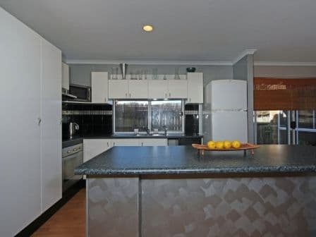 18 Cumberland Drive, VARSITY LAKES QLD 4227, Varsity Lakes - Thumbnail 3
