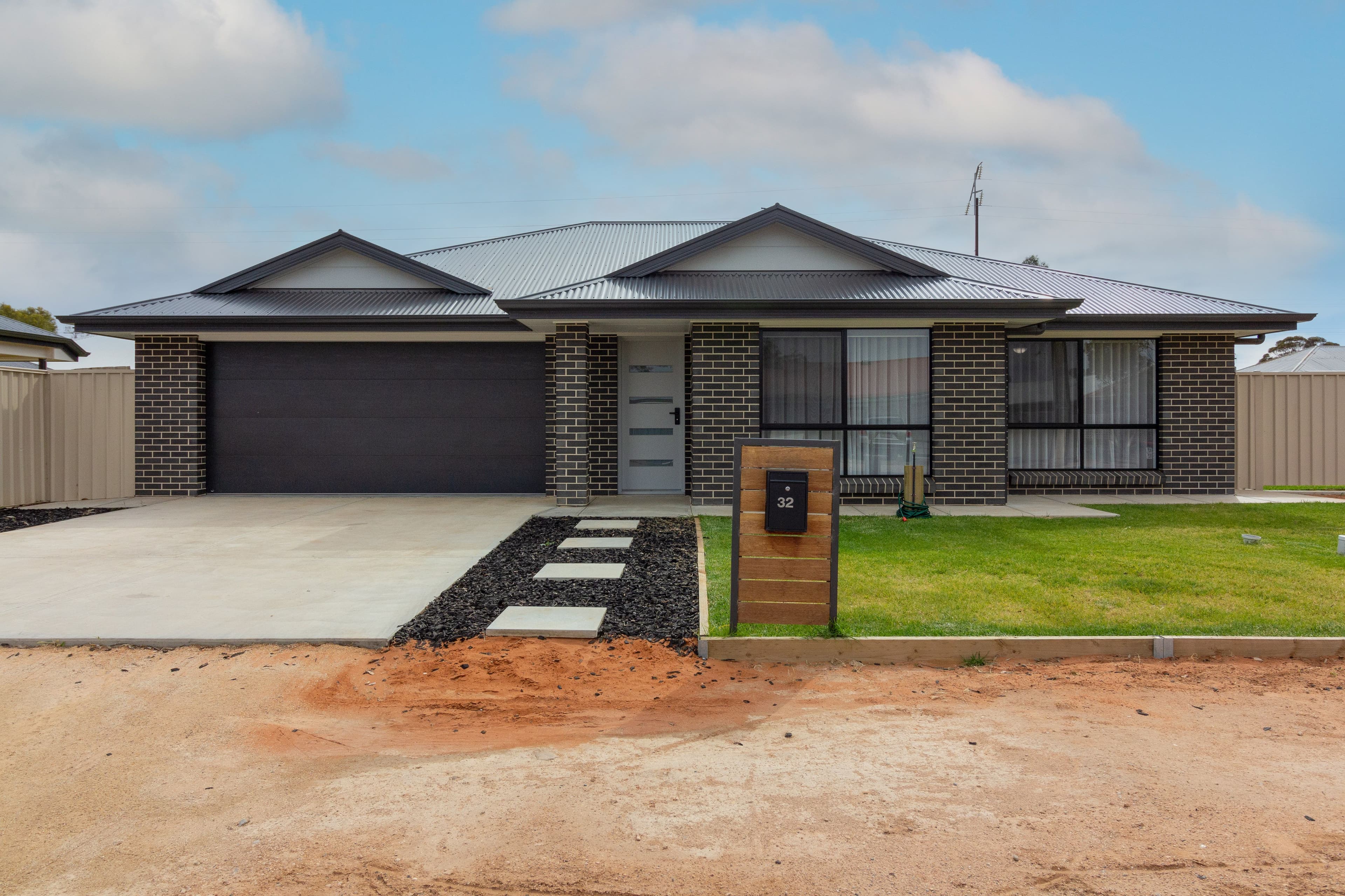 32 Hale Street, Renmark SA 5341, Renmark - Image 1