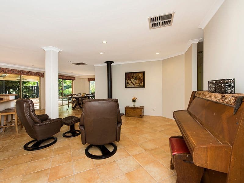 6 McNicholl Street, Rockingham WA 6168, Rockingham - Thumbnail 7
