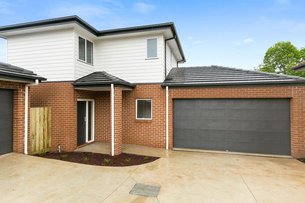 11 Glenview Road, Mount Evelyn VIC 3796, Mount Evelyn - Thumbnail 2
