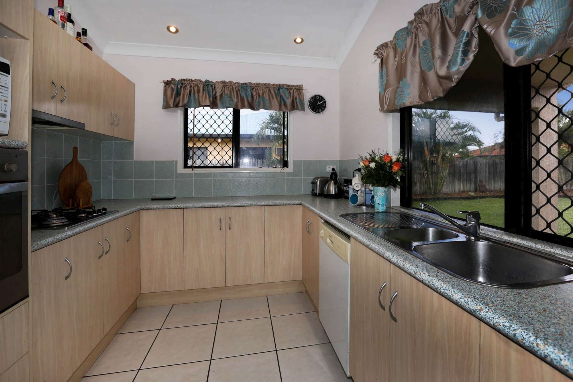 14 Brickondon Crescent, ANNANDALE QLD 4814, Annandale - Thumbnail 2