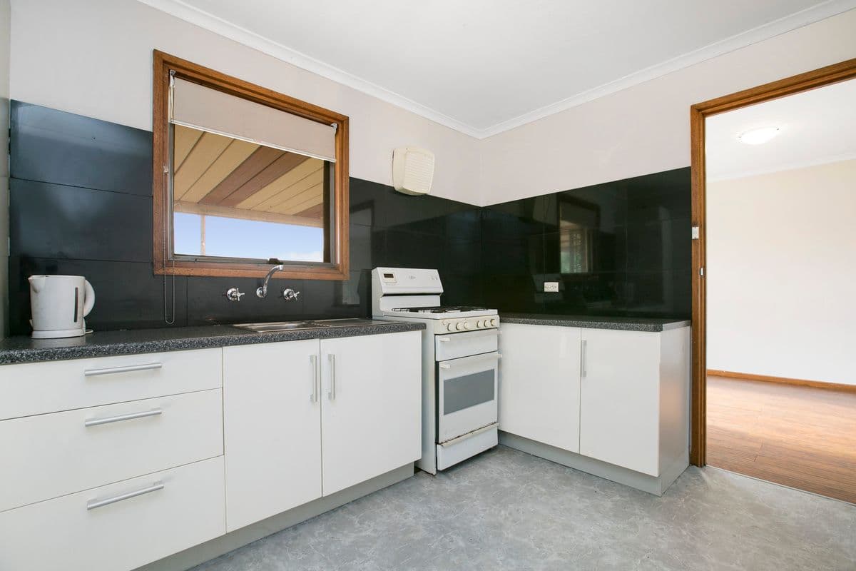 25 Carcoola Road, MUNNO PARA SA 5115, Munno Para - Thumbnail 2