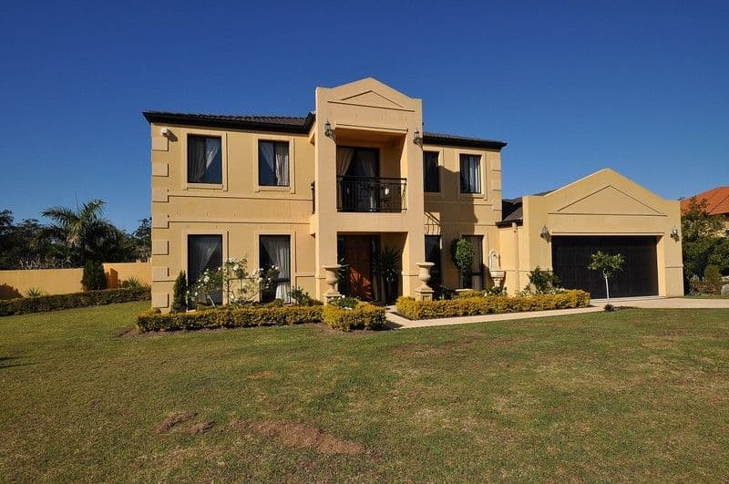 2 Avisford Court, ARUNDEL QLD 4214, Arundel - Image 1