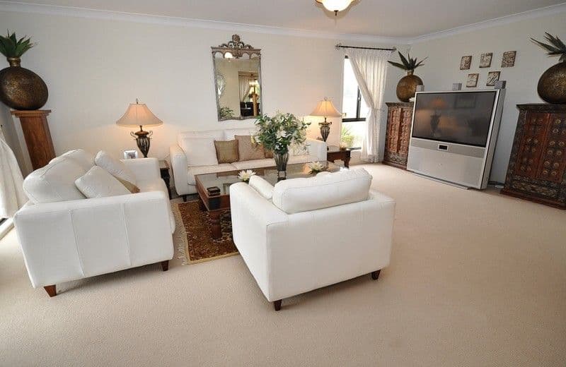 2 Avisford Court, ARUNDEL QLD 4214, Arundel - Thumbnail 2