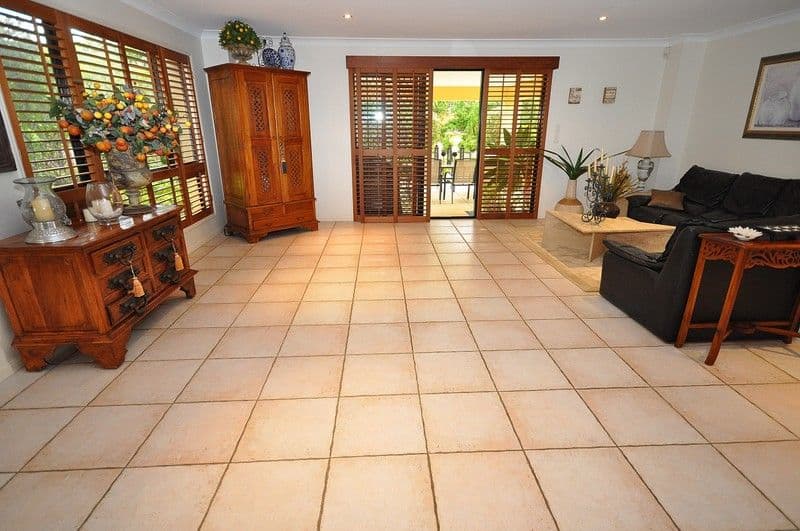 2 Avisford Court, ARUNDEL QLD 4214, Arundel - Thumbnail 8