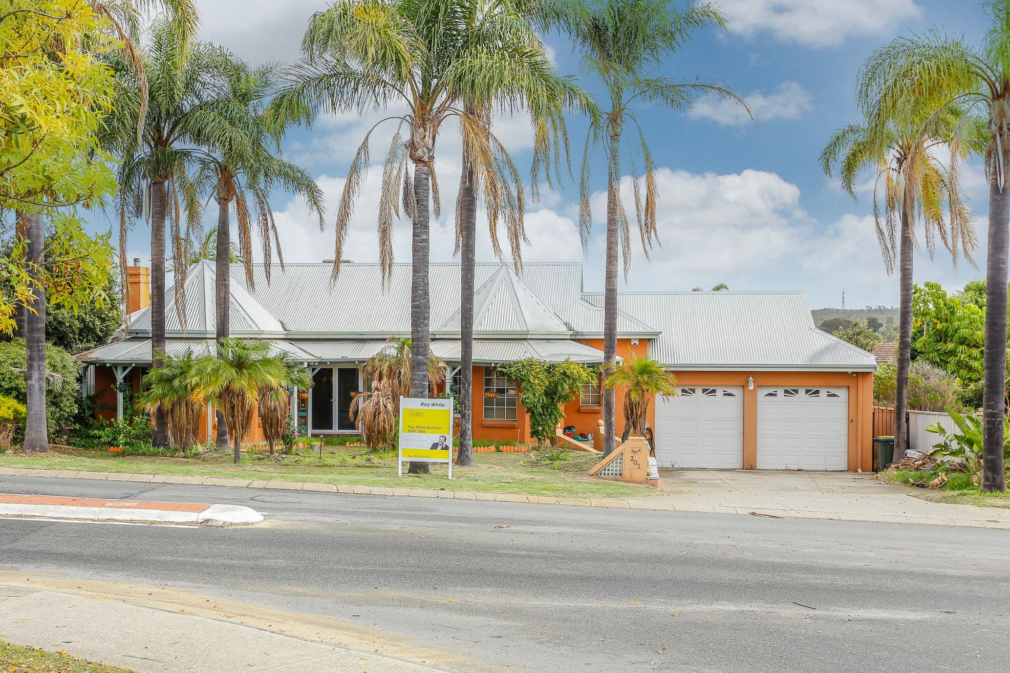 302 Summerlakes Parade, Ballajura WA 6066, Ballajura - Thumbnail 2