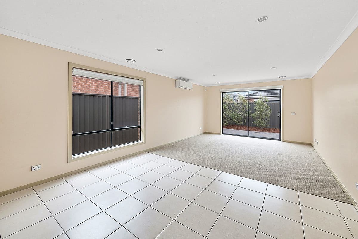 15 Hestia Avenue, Cranbourne West VIC 3977, Cranbourne West - Thumbnail 4