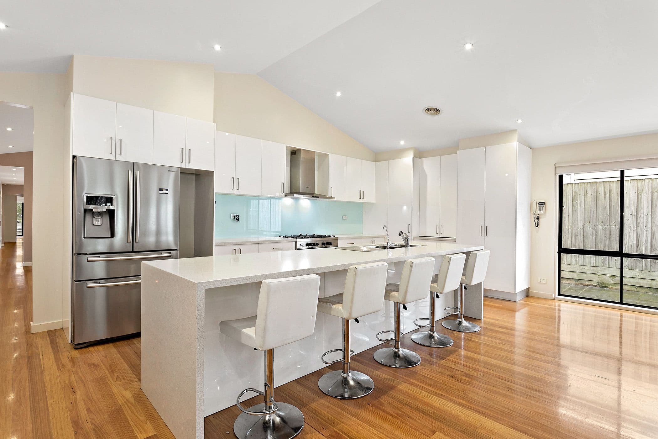 8 Farm Road, Oakleigh South VIC 3167, Oakleigh South - Thumbnail 4