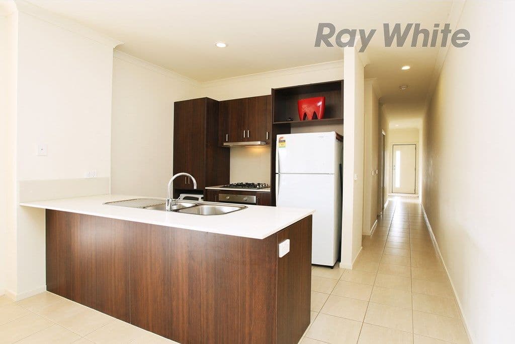 2A Hanworth Avenue, WILLIAMS LANDING VIC 3027, Williams Landing - Thumbnail 2