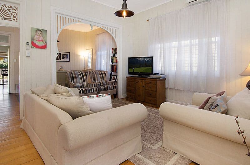12 Lydia Street, WOOLOOWIN QLD 4030, Wooloowin - Thumbnail 2