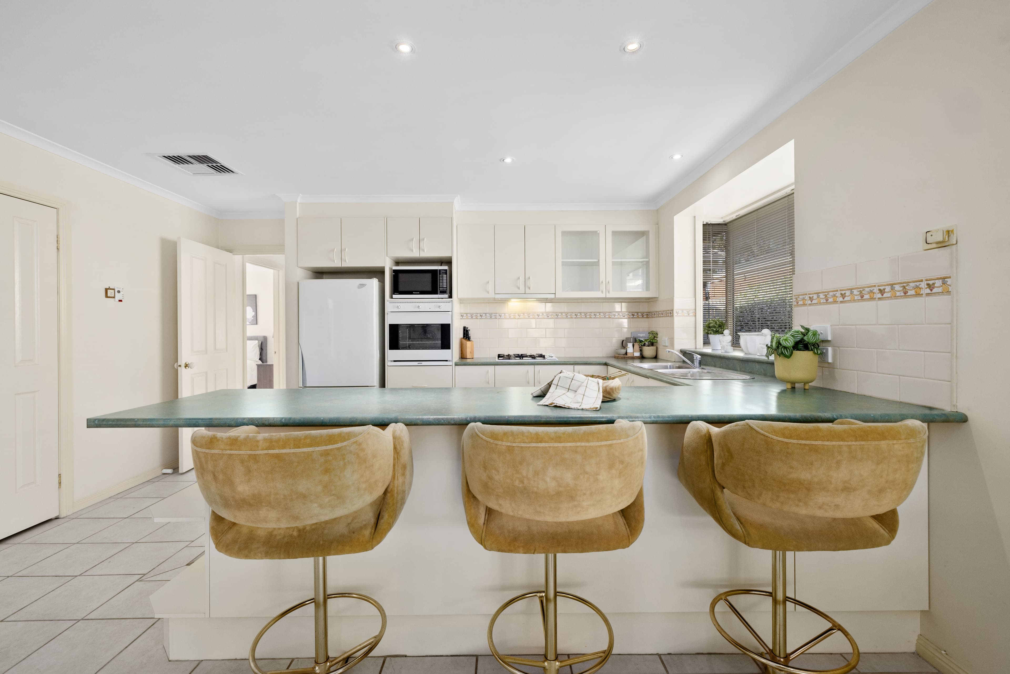 8 Lucy Hill Rise, Rowville VIC 3178, Rowville - Thumbnail 6