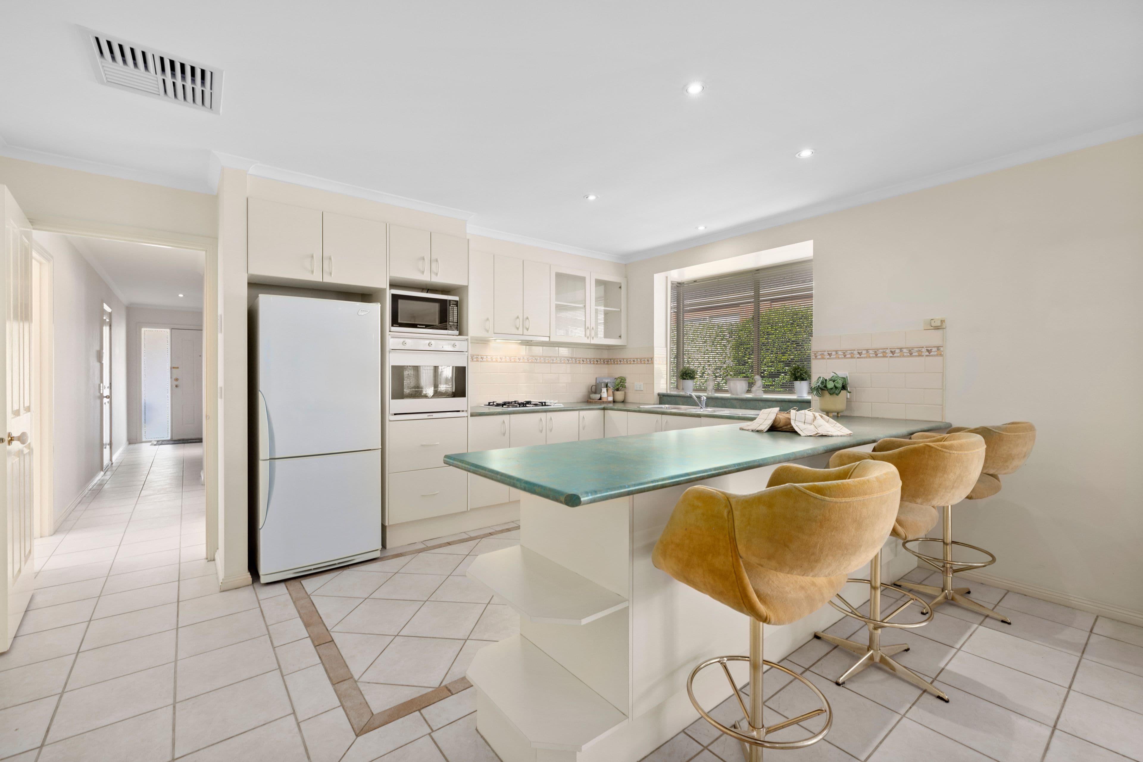 8 Lucy Hill Rise, Rowville VIC 3178, Rowville - Thumbnail 8