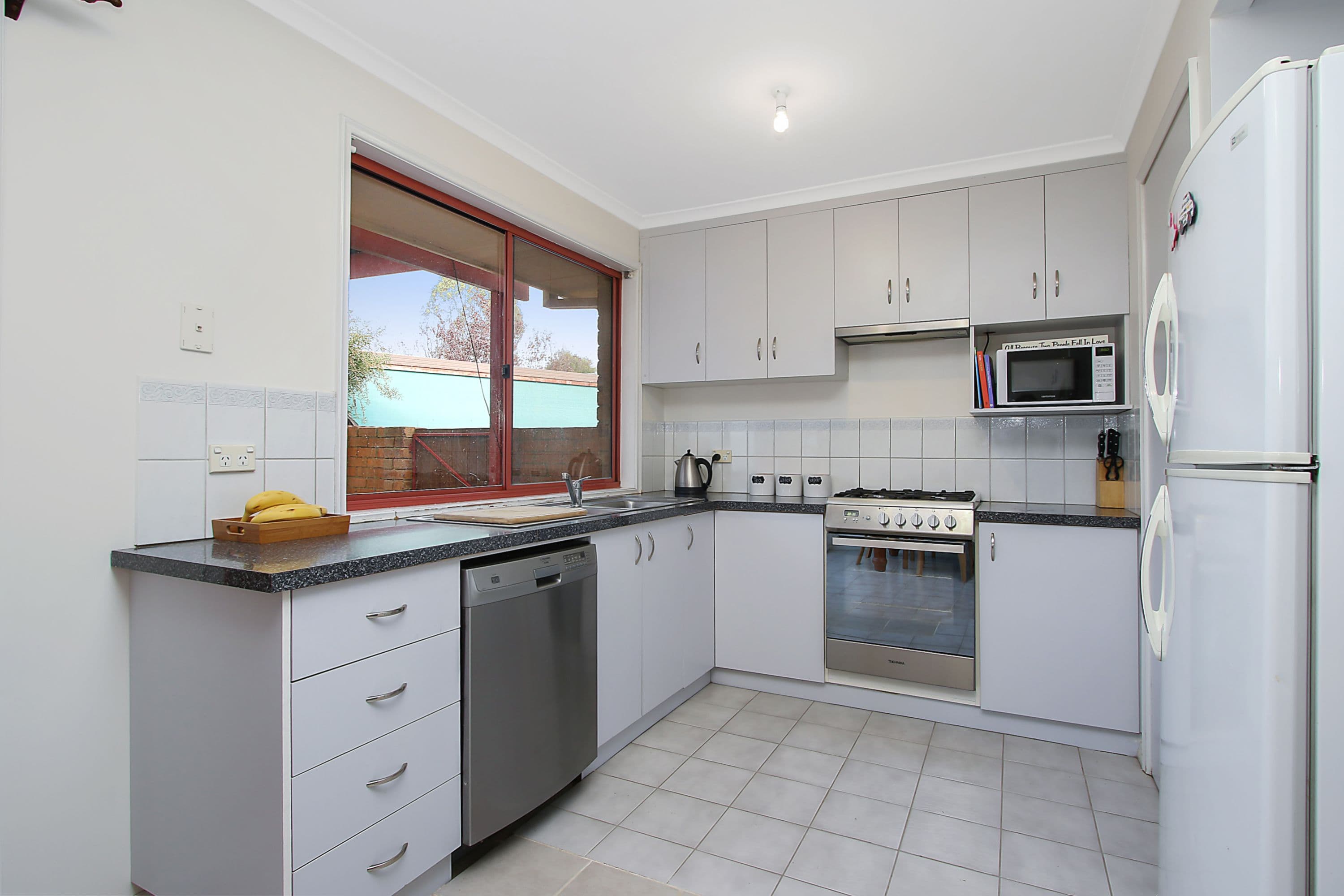 15 Oak Avenue, Benalla VIC 3672, Benalla - Thumbnail 5