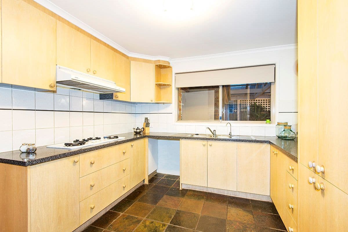 5 Kenthurst Court, MILL PARK VIC 3082, Mill Park - Thumbnail 6
