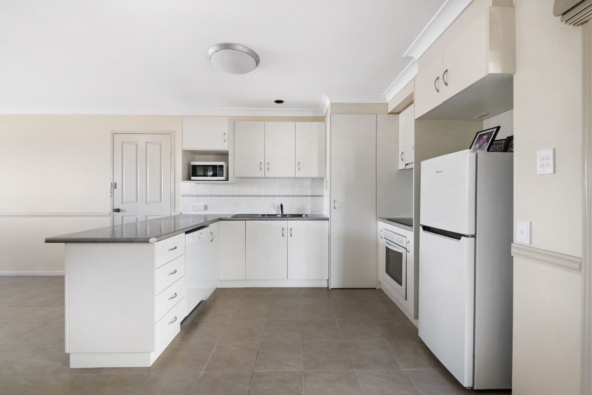2B Llewellyn Street, Centenary Heights QLD 4350, Centenary Heights - Thumbnail 5