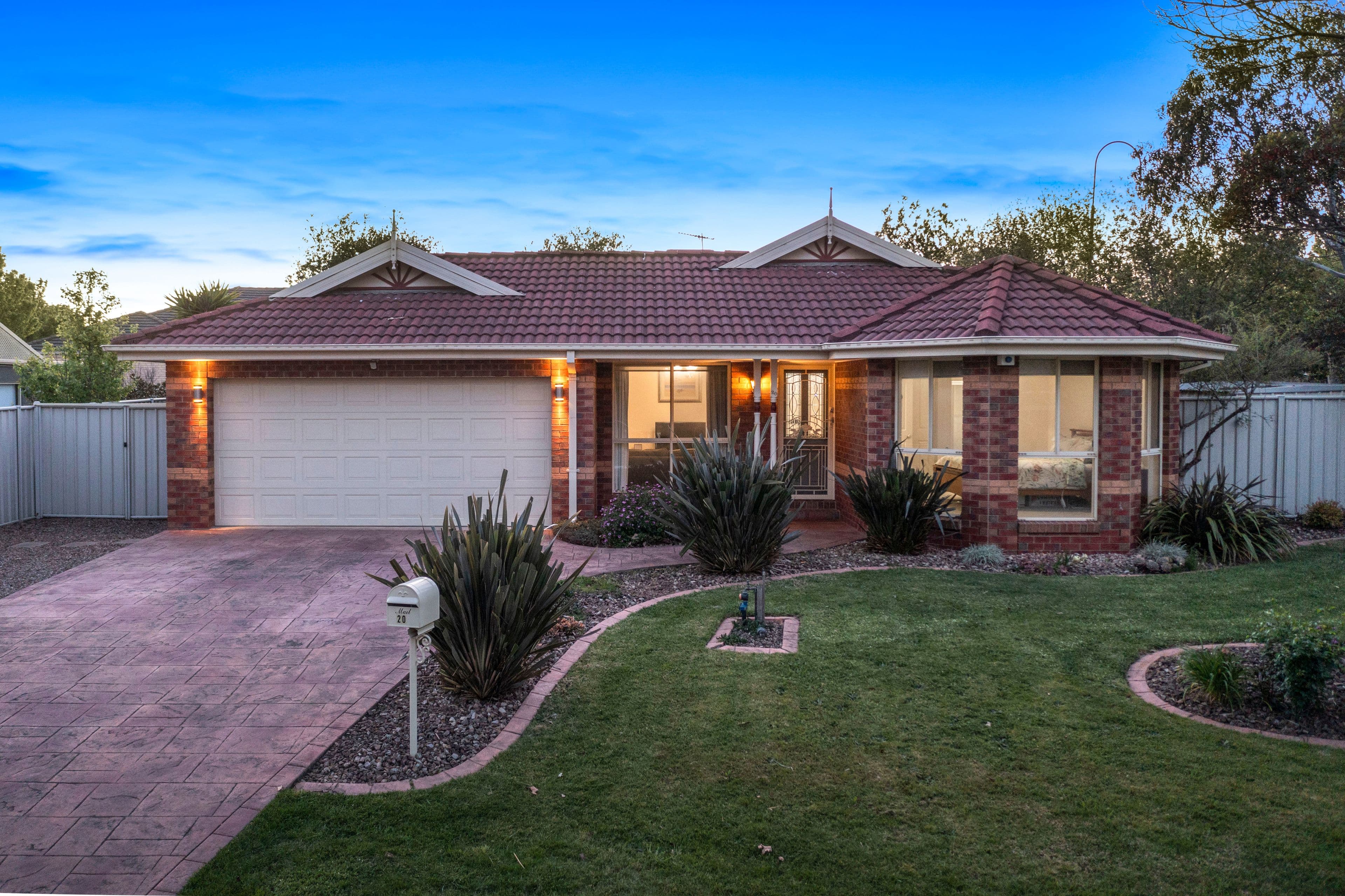 20 Mosman Way, Craigieburn VIC 3064, Craigieburn - Thumbnail 2