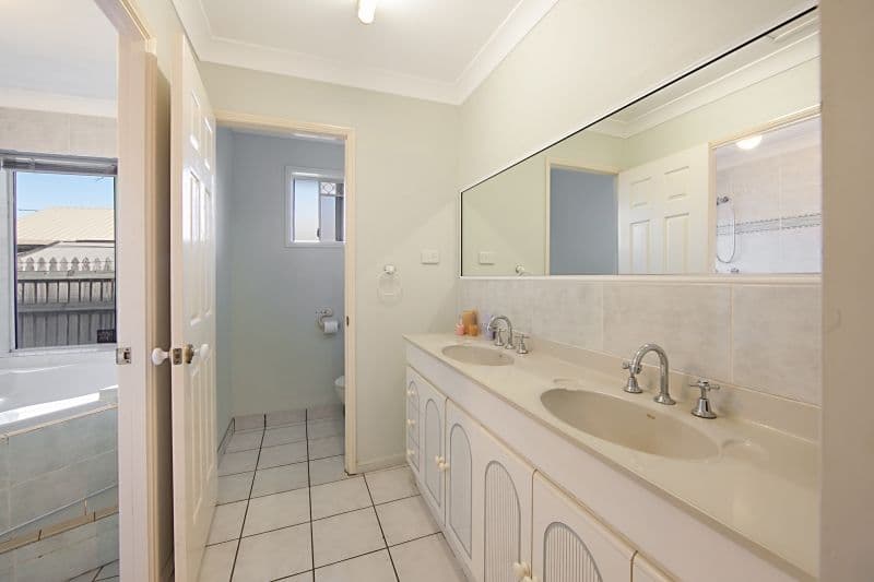 25 Chiquita Avenue, RASMUSSEN QLD 4815, Rasmussen - Thumbnail 6