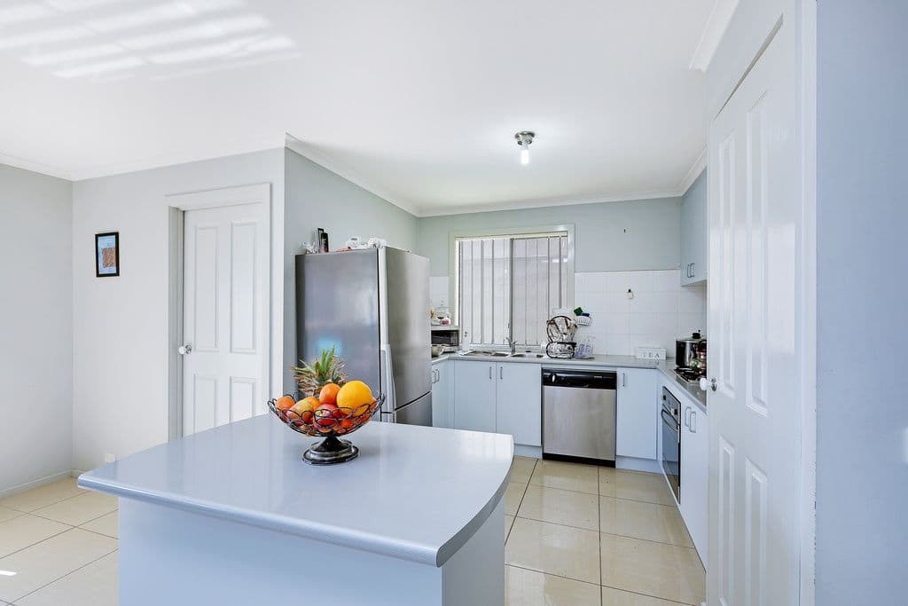24 Paroo Avenue, Roxburgh Park VIC 3064, Roxburgh Park - Thumbnail 2