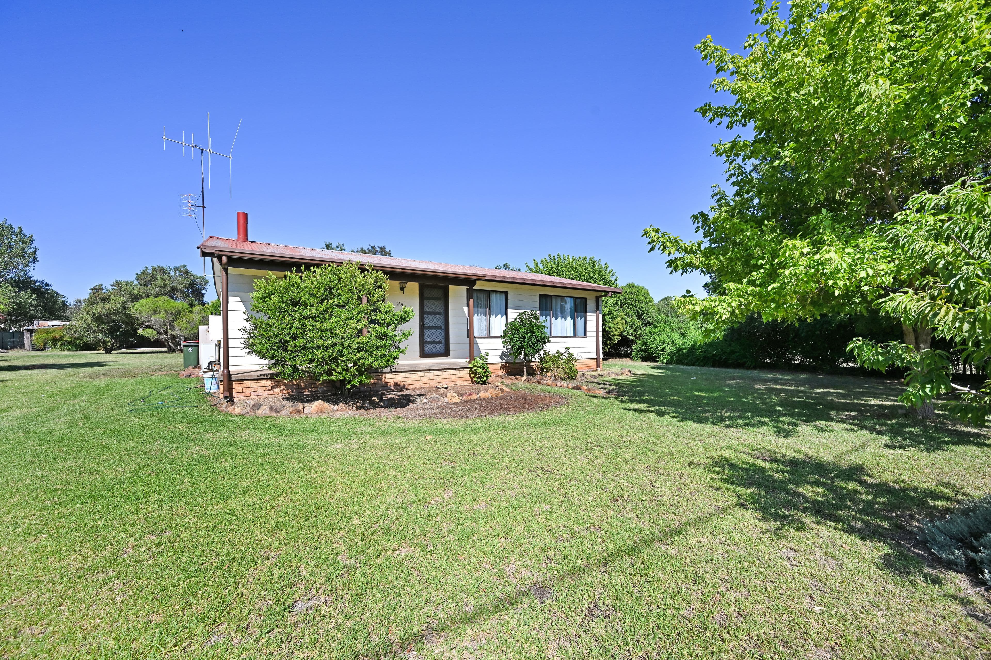 29 Whitton Street, Manildra NSW 2865, Manildra - Image 1