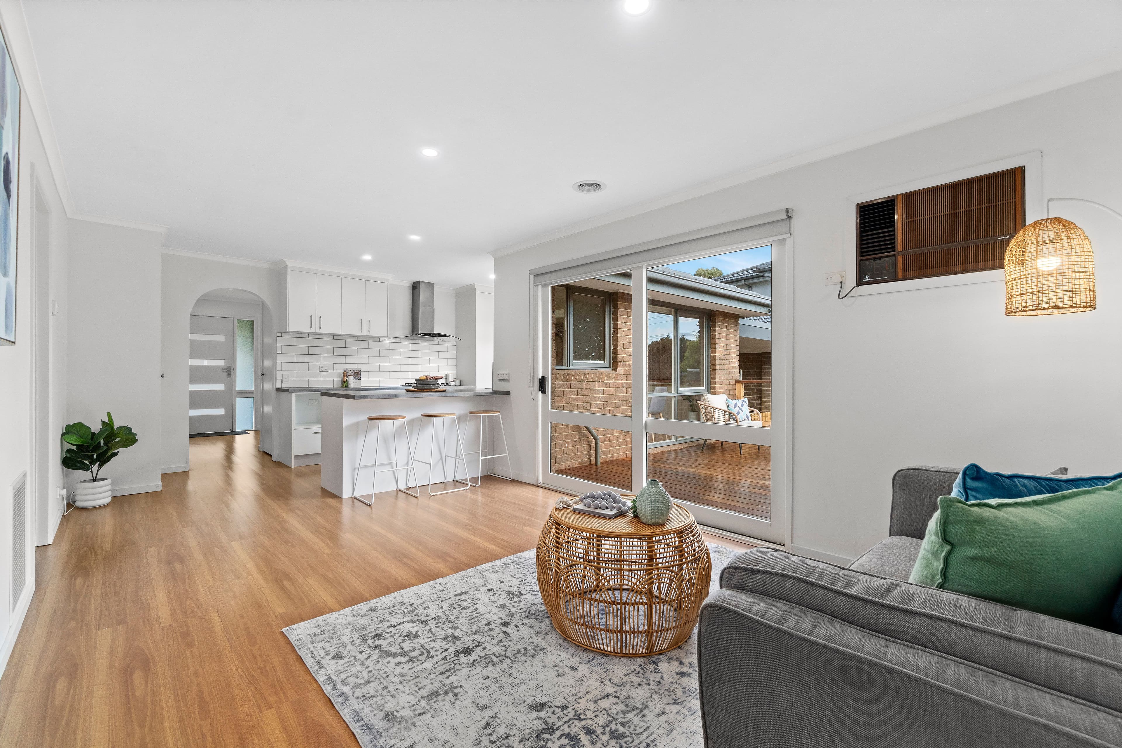 5 Bareena Avenue, Rowville VIC 3178, Rowville - Thumbnail 3