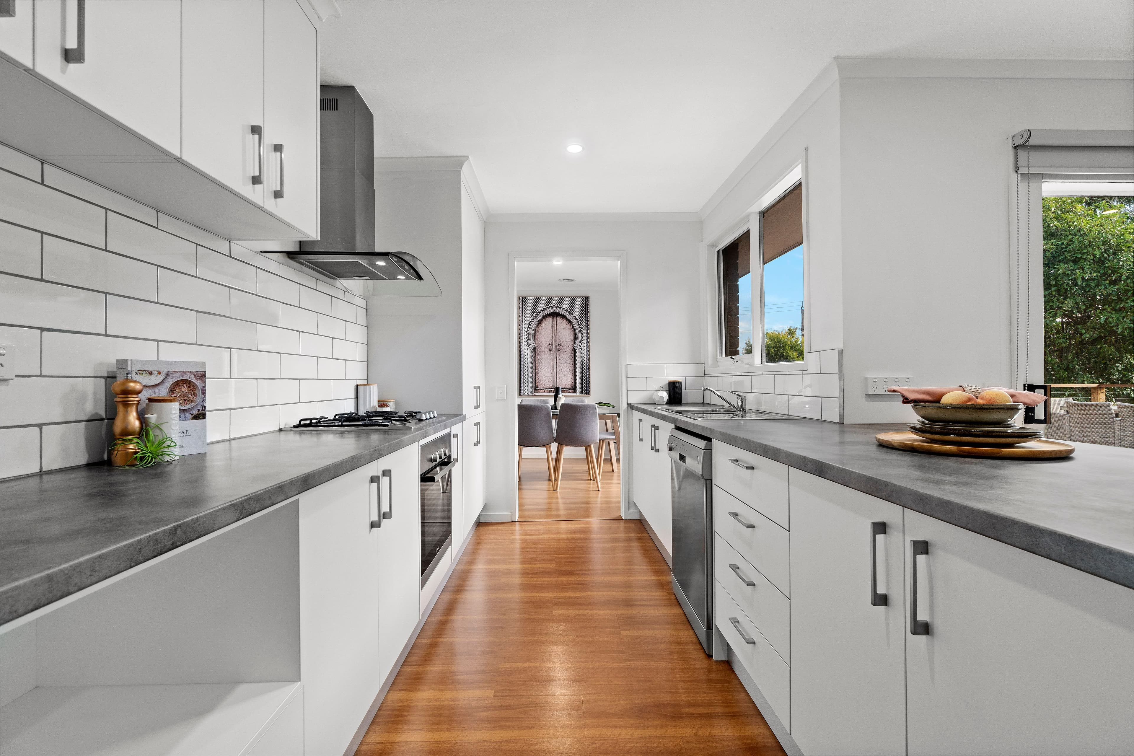 5 Bareena Avenue, Rowville VIC 3178, Rowville - Thumbnail 4