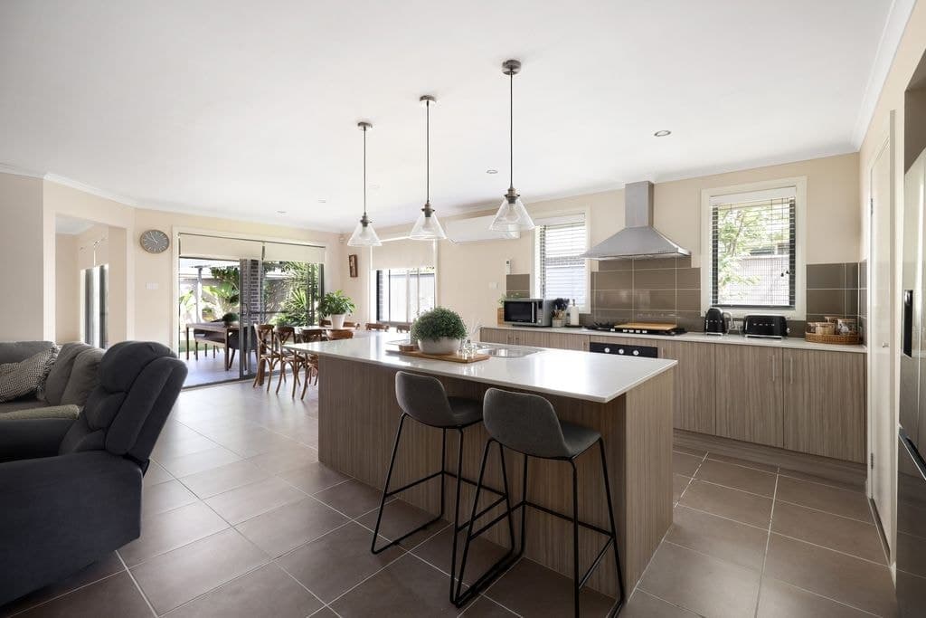 46 Springs Road, Spring Farm - Thumbnail 2