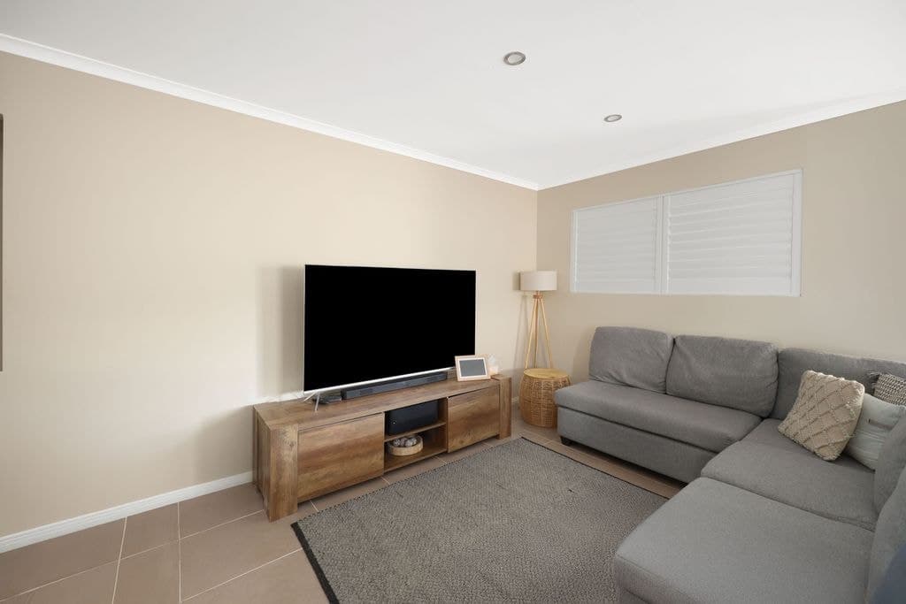 46 Springs Road, Spring Farm - Thumbnail 4