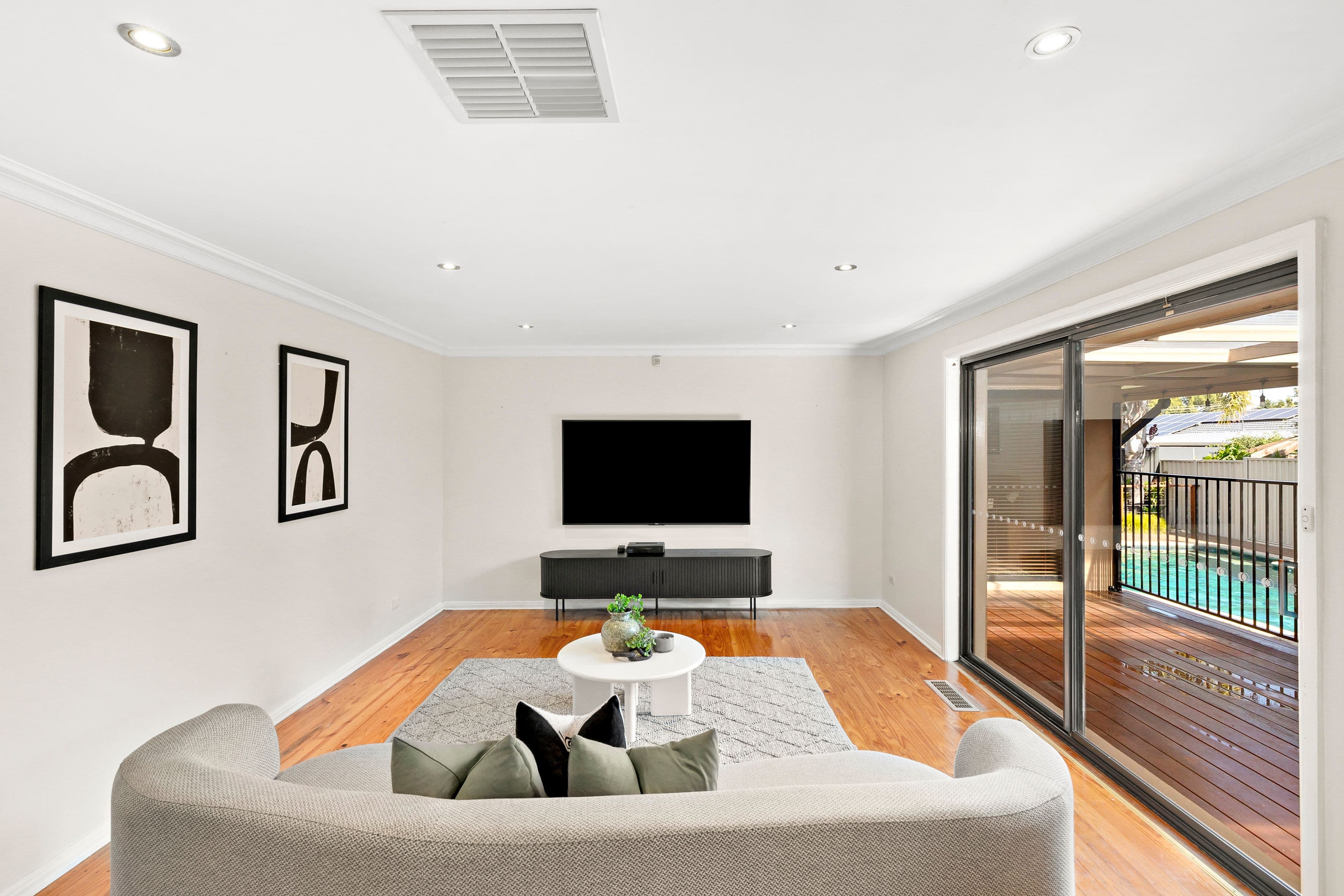 8 Bradford Avenue, Greenvale VIC 3059, Greenvale - Thumbnail 5