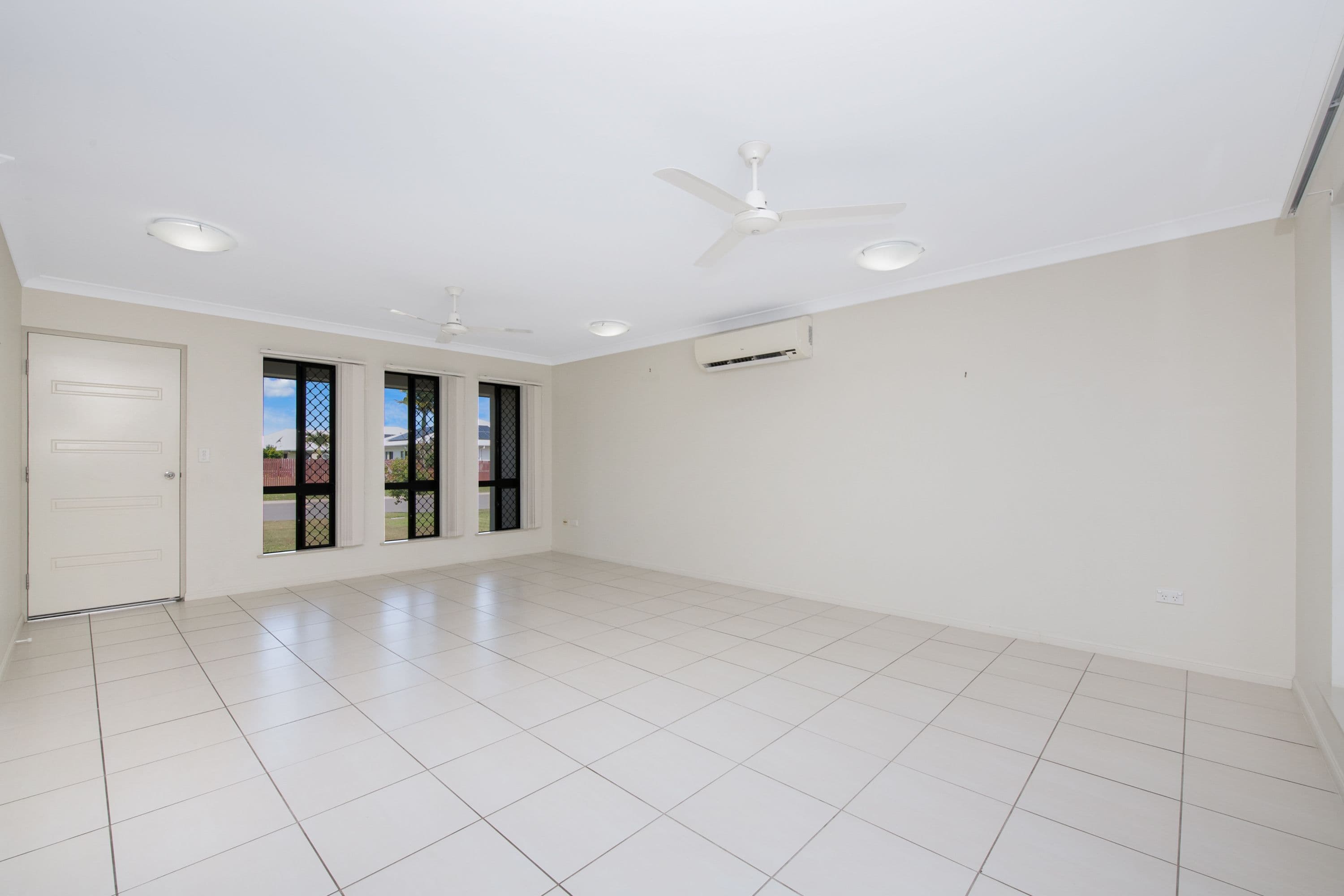 115 Daintree Drive, Bushland Beach QLD 4818, Bushland Beach - Thumbnail 2