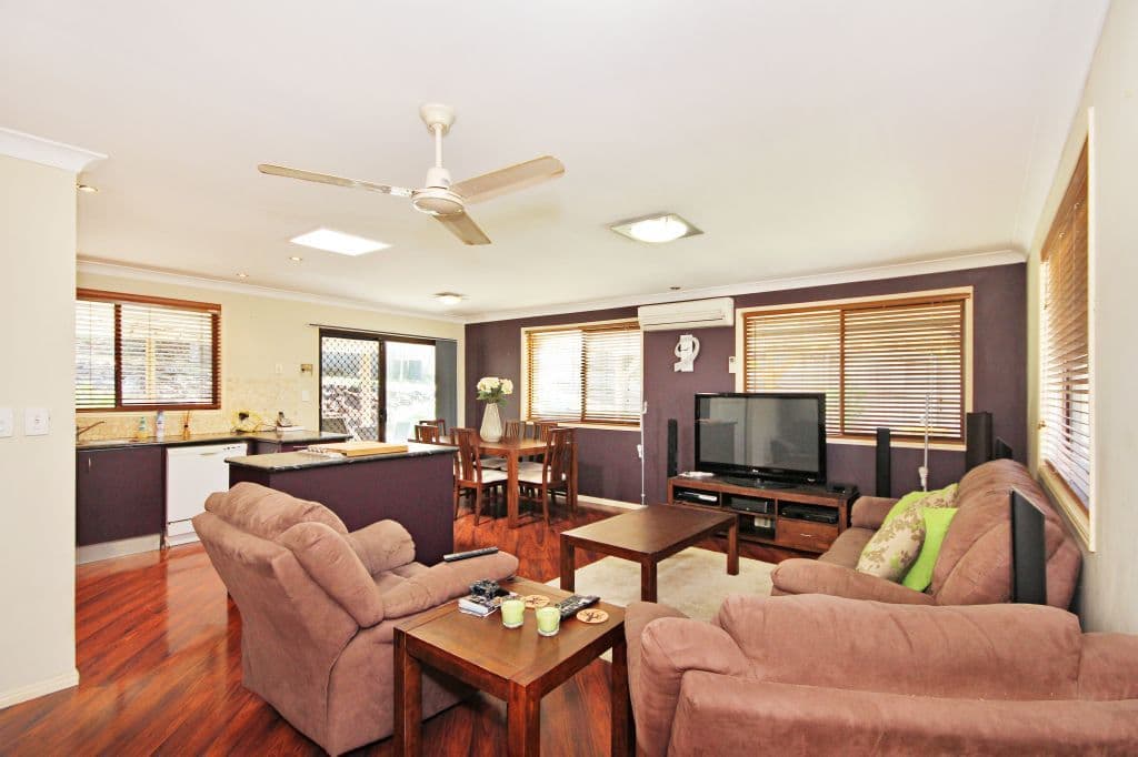 8 Acoma Terrace, MUDGEERABA QLD 4213, Mudgeeraba - Thumbnail 2