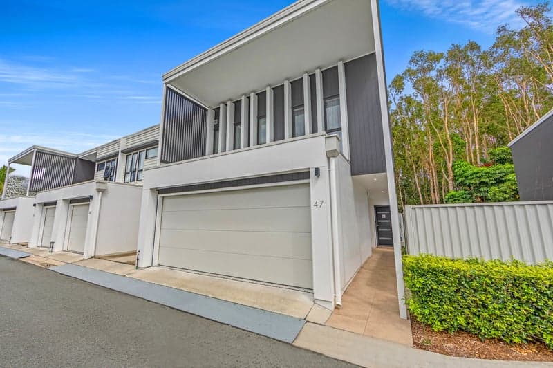 4 Hansford Road, Coombabah - Thumbnail 2