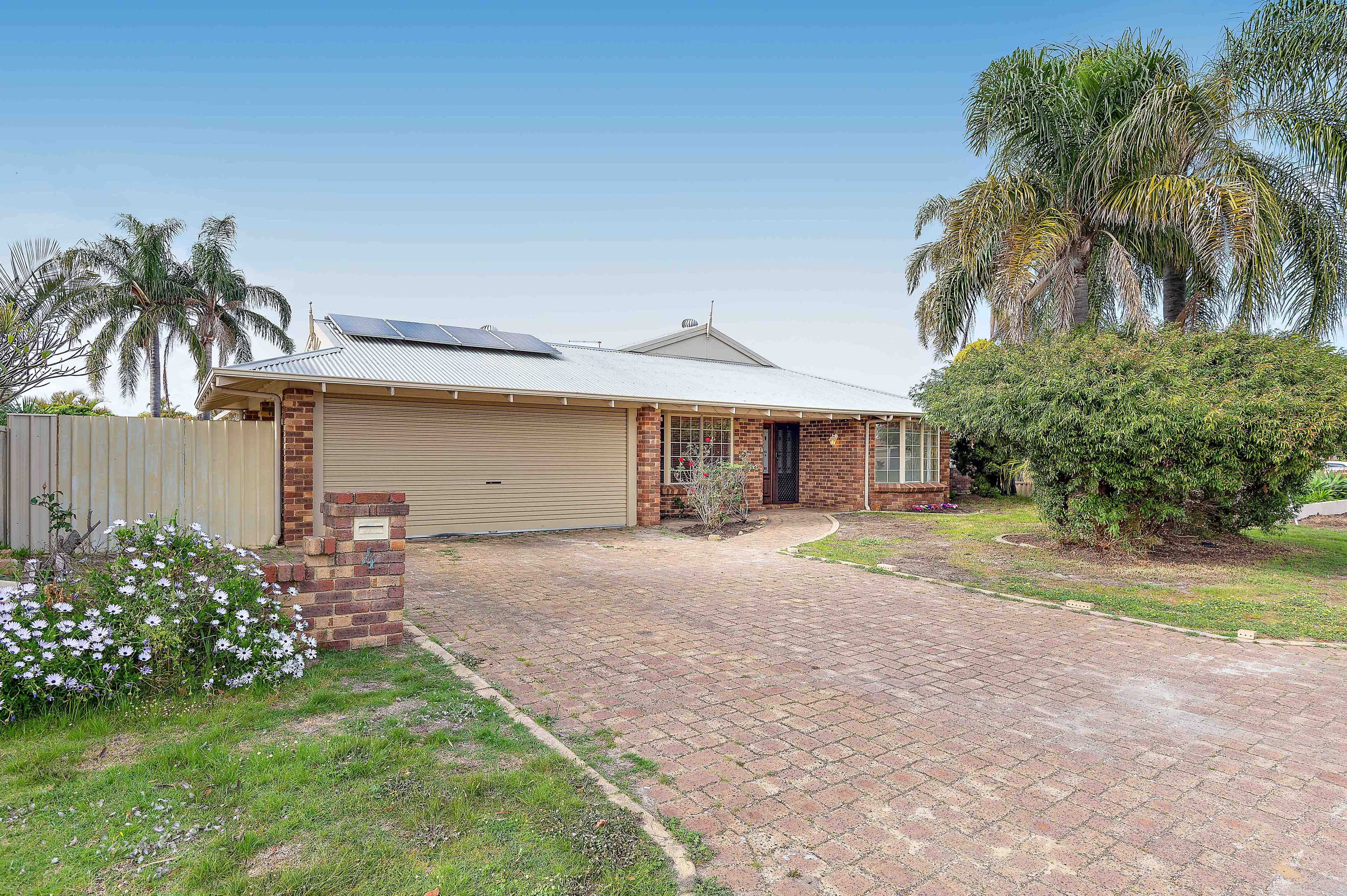 4 Brunswick Road, Thornlie WA 6108, Thornlie - Image 1
