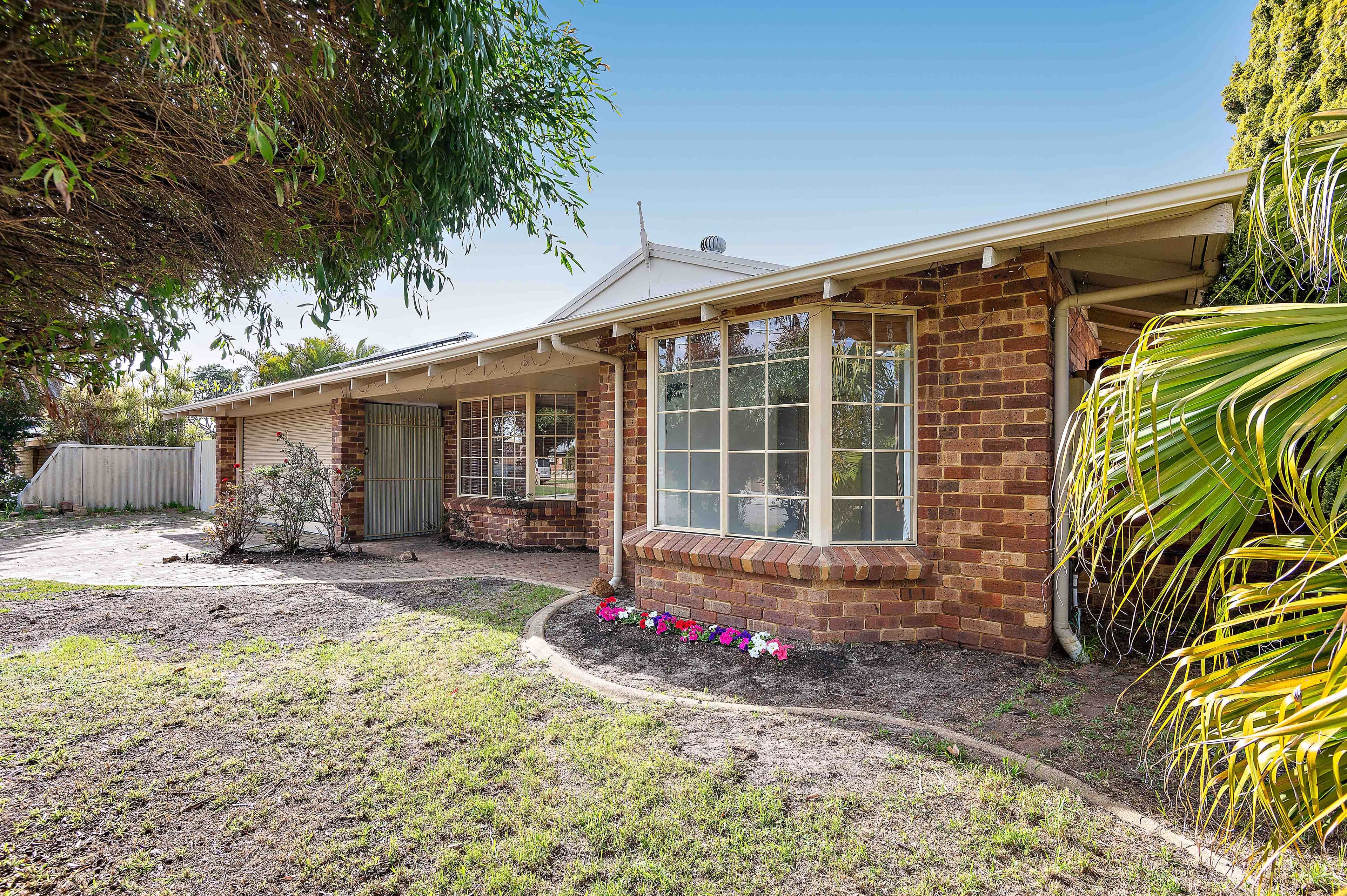 4 Brunswick Road, Thornlie WA 6108, Thornlie - Thumbnail 2