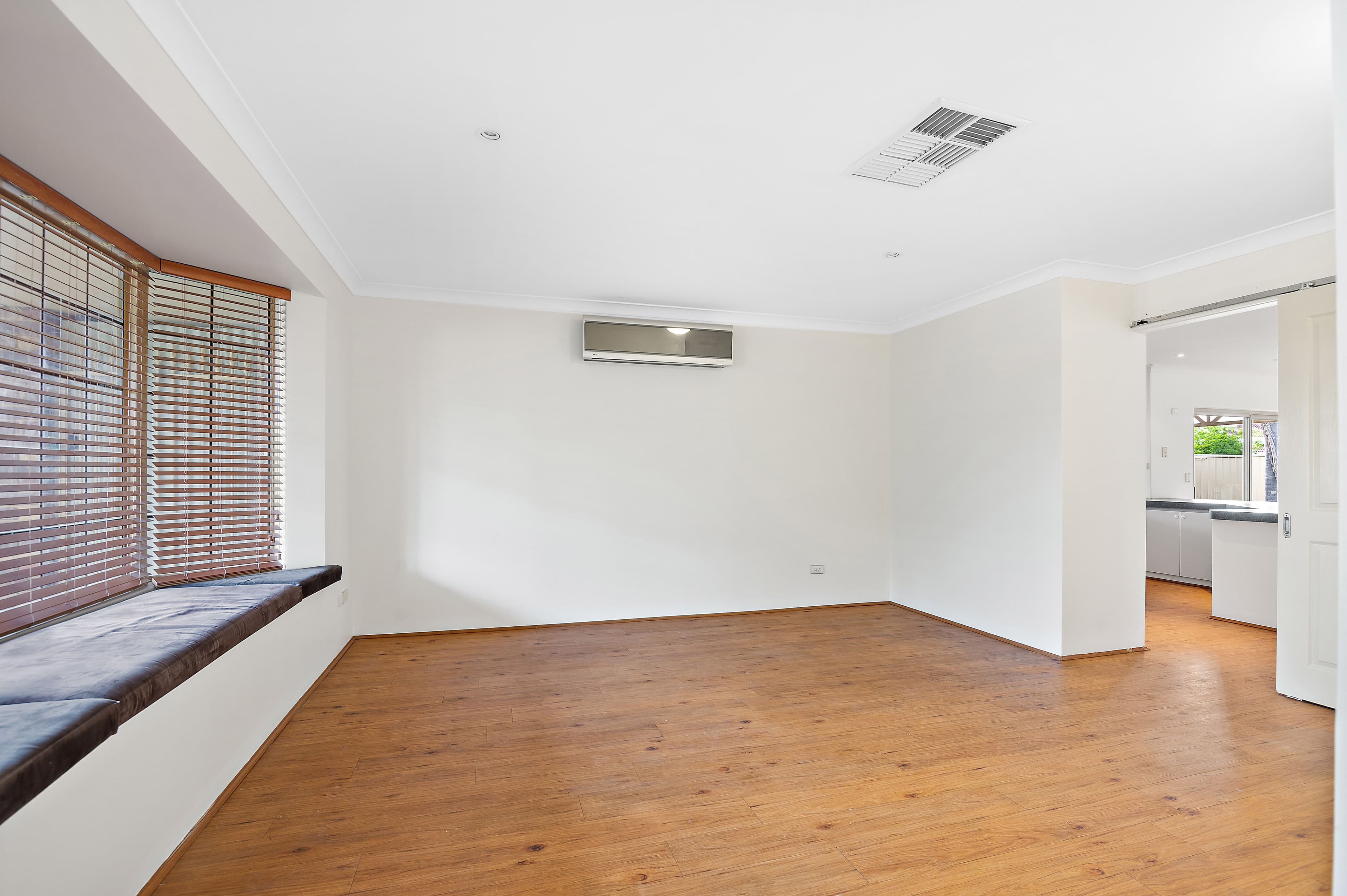 4 Brunswick Road, Thornlie WA 6108, Thornlie - Thumbnail 8