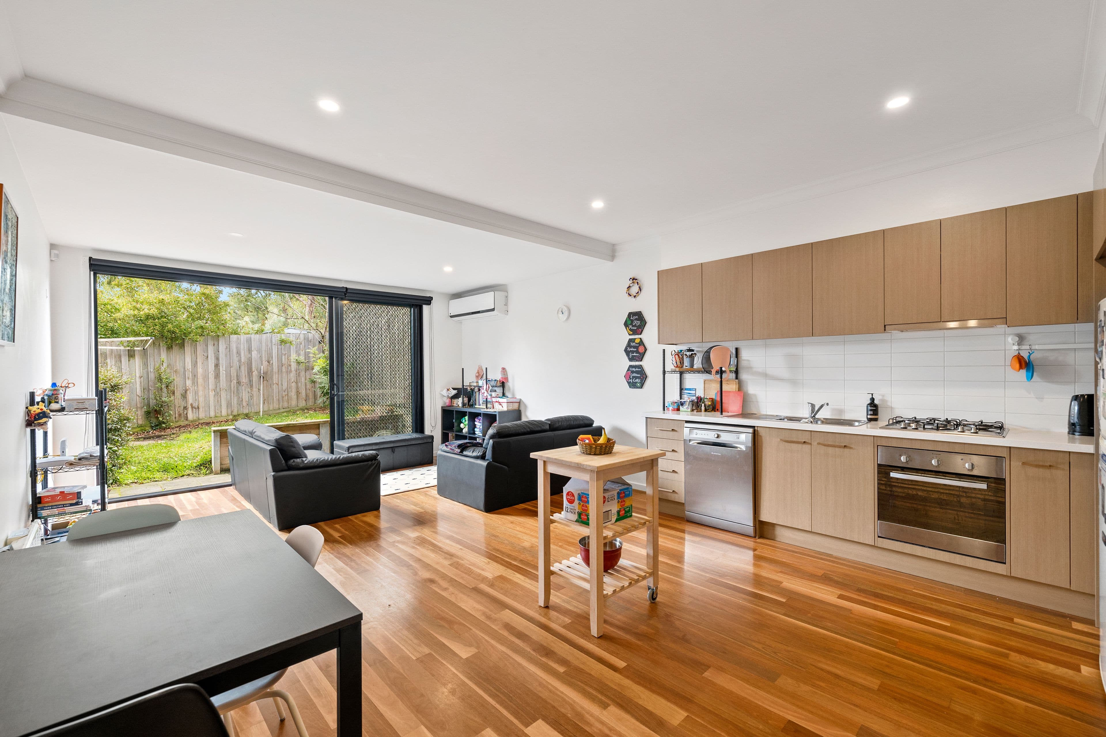 7 Demartini Close, Mooroolbark VIC 3138, Mooroolbark - Thumbnail 2