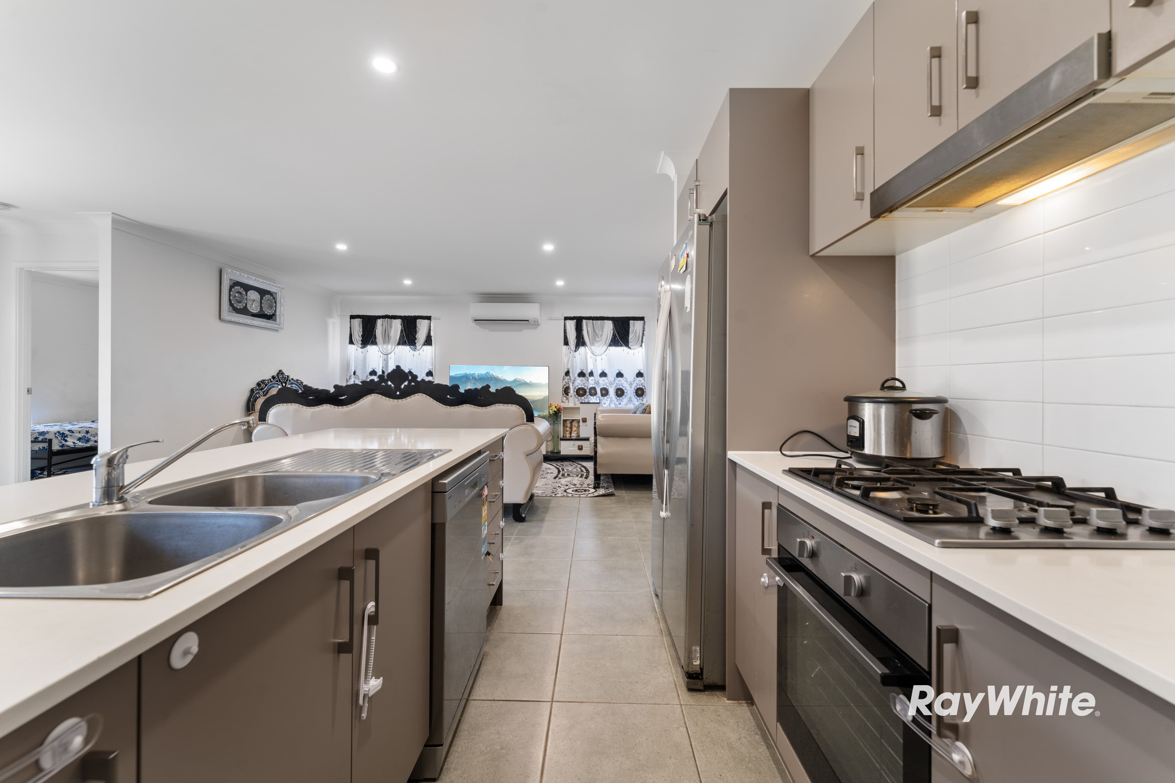 115 Mercy Circuit, Park Ridge QLD 4125, Park Ridge - Thumbnail 2