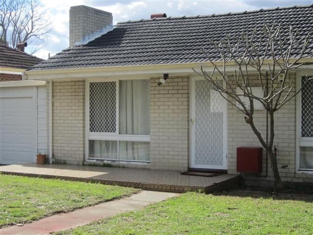 31 Goodall Street, Cloverdale WA 6105, Cloverdale - Thumbnail 2